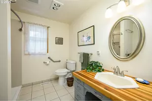 1526 SW Cypress Ln, McMinnville, OR 97128 - Photo 23