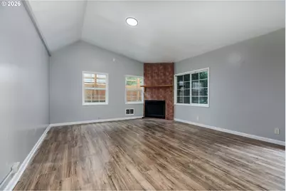 180 NE 6th St, Clatskanie, OR 97016 - Photo 7