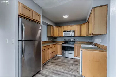 180 NE 6th St, Clatskanie, OR 97016 - Photo 5