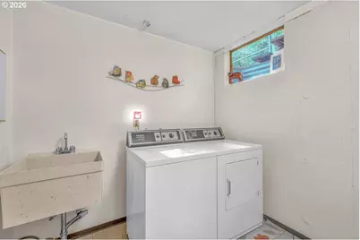 9200 SW Elrose Ct, Portland, OR 97224 - Photo 29