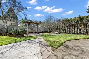 1980 Princeton Dr, Eugene, OR 97405 - Photo 23