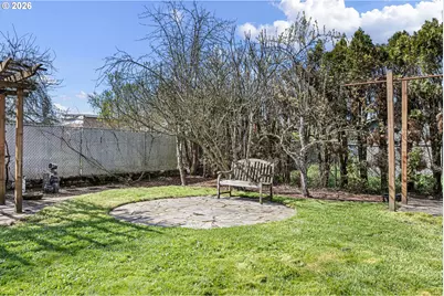 1980 Princeton Dr, Eugene, OR 97405 - Photo 35