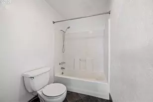 1980 Princeton Dr, Eugene, OR 97405 - Photo 13