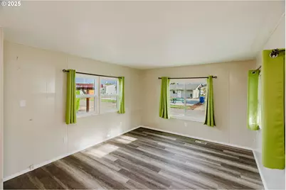 4882 NE Lancaster Dr #7, Salem, OR 97305 - Photo 13