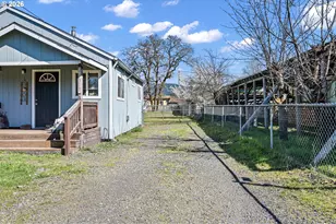 76317 Klohn Rd, Oakridge, OR 97463 - Photo 5