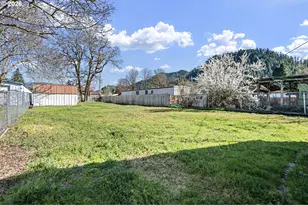 76317 Klohn Rd, Oakridge, OR 97463 - Photo 19