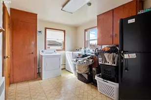 360 E Elwood St, Stayton, OR 97383 - Photo 17