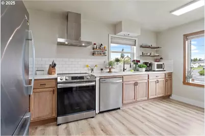 360 E Elwood St, Stayton, OR 97383 - Photo 15