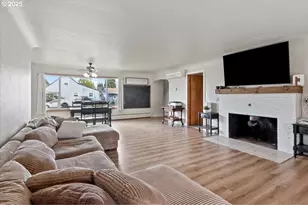 360 E Elwood St, Stayton, OR 97383 - Photo 9