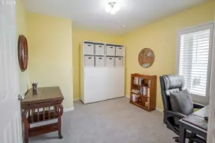 5548 Jeffrey Way, Eugene, OR 97402 - Photo 9