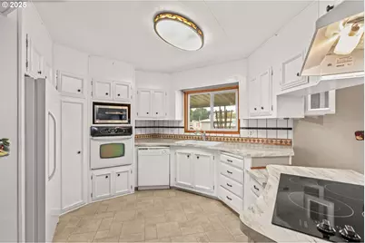 1225 W 10th Ave #53, Junction City, OR 97448 - Photo 13