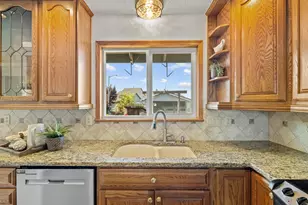3329 SE Hillyard Rd, Gresham, OR 97080 - Photo 9