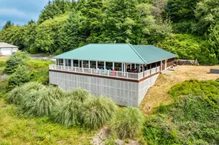 9675 Scenic View Dr, Rockaway Beach, OR 97136 - Photo 27