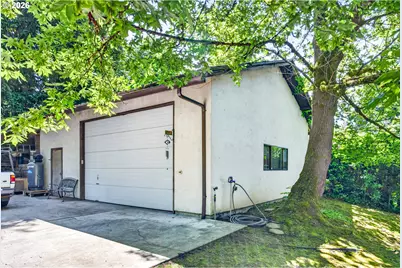 9316 SW 8th Dr, Portland, OR 97219 - Photo 5