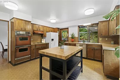 4940 SW Humphrey Park Rd, Portland, OR 97221 - Photo 15