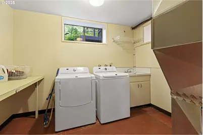 4940 SW Humphrey Park Rd, Portland, OR 97221 - Photo 35