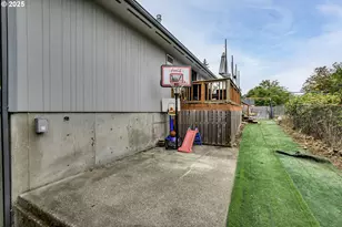 234 N 6th St, Saint Helens, OR 97051 - Photo 23