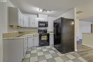 234 N 6th St, Saint Helens, OR 97051 - Photo 9