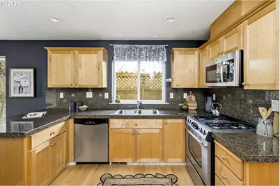 6610 N Smith Ct, Portland, OR 97203 - Photo 15