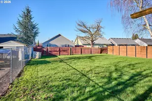 880 N Pershing St, Mount Angel, OR 97362 - Photo 37