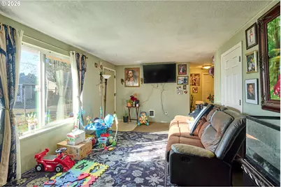 880 N Pershing St, Mount Angel, OR 97362 - Photo 15