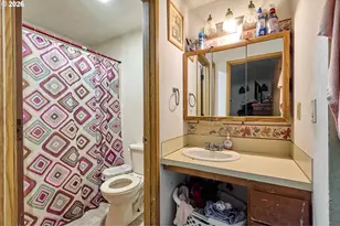 880 N Pershing St, Mount Angel, OR 97362 - Photo 11