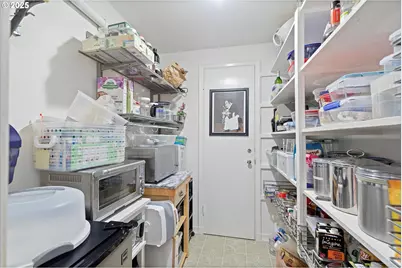 1757 SW Prospect Dr, Portland, OR 97201 - Photo 27