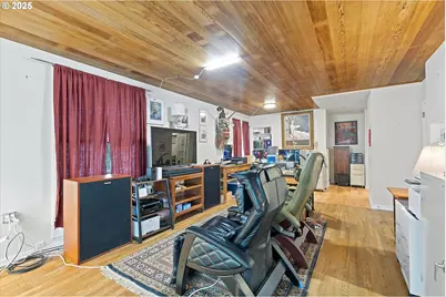 1757 SW Prospect Dr, Portland, OR 97201 - Photo 17