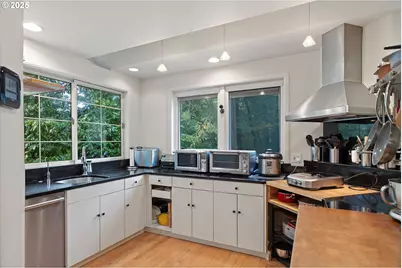 1757 SW Prospect Dr, Portland, OR 97201 - Photo 19