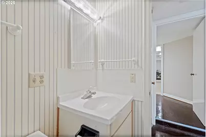 1757 SW Prospect Dr, Portland, OR 97201 - Photo 31