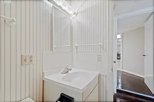 1757 SW Prospect Dr, Portland, OR 97201 - Photo 31