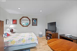 1757 SW Prospect Dr, Portland, OR 97201 - Photo 13