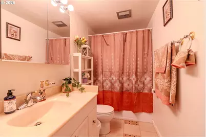 1926 NE Vista Ave, Gresham, OR 97030 - Photo 17