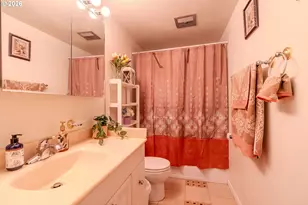 1926 NE Vista Ave, Gresham, OR 97030 - Photo 17