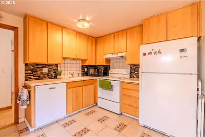 1926 NE Vista Ave, Gresham, OR 97030 - Photo 11