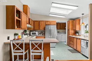 1939 McDonald Ct, Springfield, OR 97477 - Photo 11