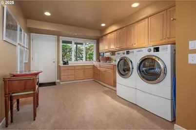 1205 SW Myrtle Dr, Portland, OR 97201 - Photo 37