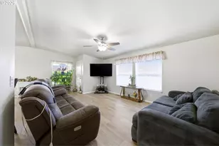 1889 NE 2nd Pl, Hermiston, OR 97838 - Photo 11