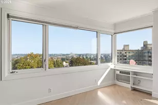 2211 SW Park Pl, Portland, OR 97205 - Photo 5