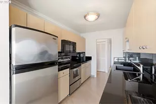 2211 SW Park Pl, Portland, OR 97205 - Photo 15