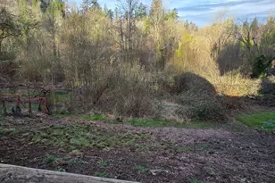 415 SE Roberts Ave, Gresham, OR 97080 - Photo 35