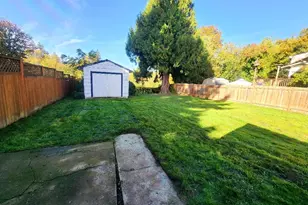 415 SE Roberts Ave, Gresham, OR 97080 - Photo 29