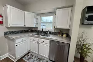 415 SE Roberts Ave, Gresham, OR 97080 - Photo 5