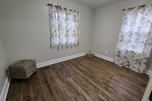 415 SE Roberts Ave, Gresham, OR 97080 - Photo 11