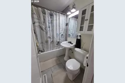 415 SE Roberts Ave, Gresham, OR 97080 - Photo 9