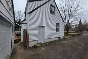 415 SE Roberts Ave, Gresham, OR 97080 - Photo 33