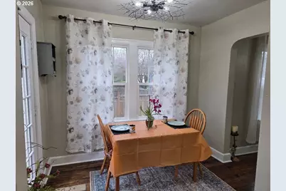 415 SE Roberts Ave, Gresham, OR 97080 - Photo 5