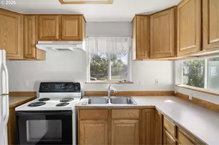 1946 16th St, North Bend, OR 97459 - Photo 19