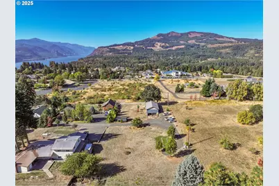 1195 NW Baker Dr, White Salmon, WA 98672 - Photo 5