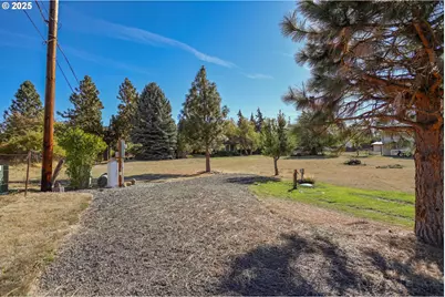 1195 NW Baker Dr, White Salmon, WA 98672 - Photo 19